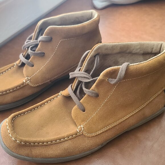 Excellent Minnetonka Suede Moc Toe Chukka Boots (12) - Picture 3 of 5